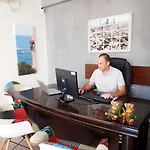 Sea Land Suites